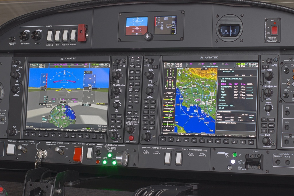 DA42 Desktop Trainer MIP Closeup